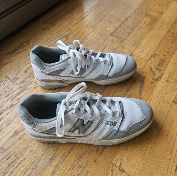 New Balance 550 - Picture 2 of 8